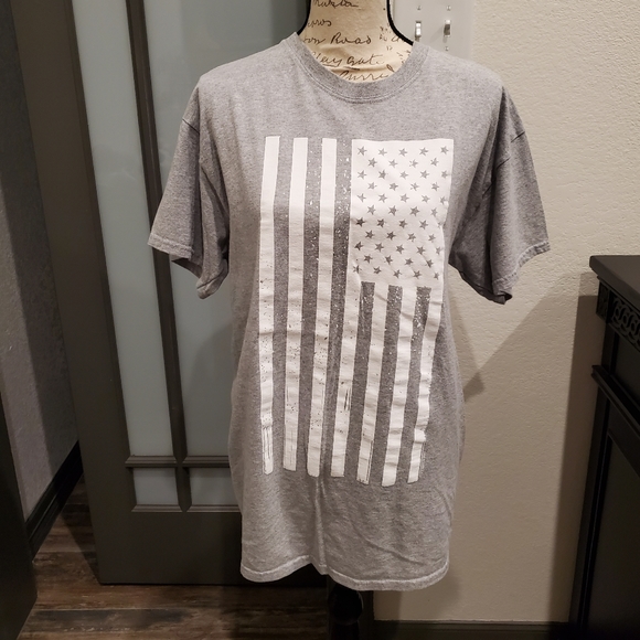 👛5Star Large Gray and White American Flag Tee - Picture 2 of 4